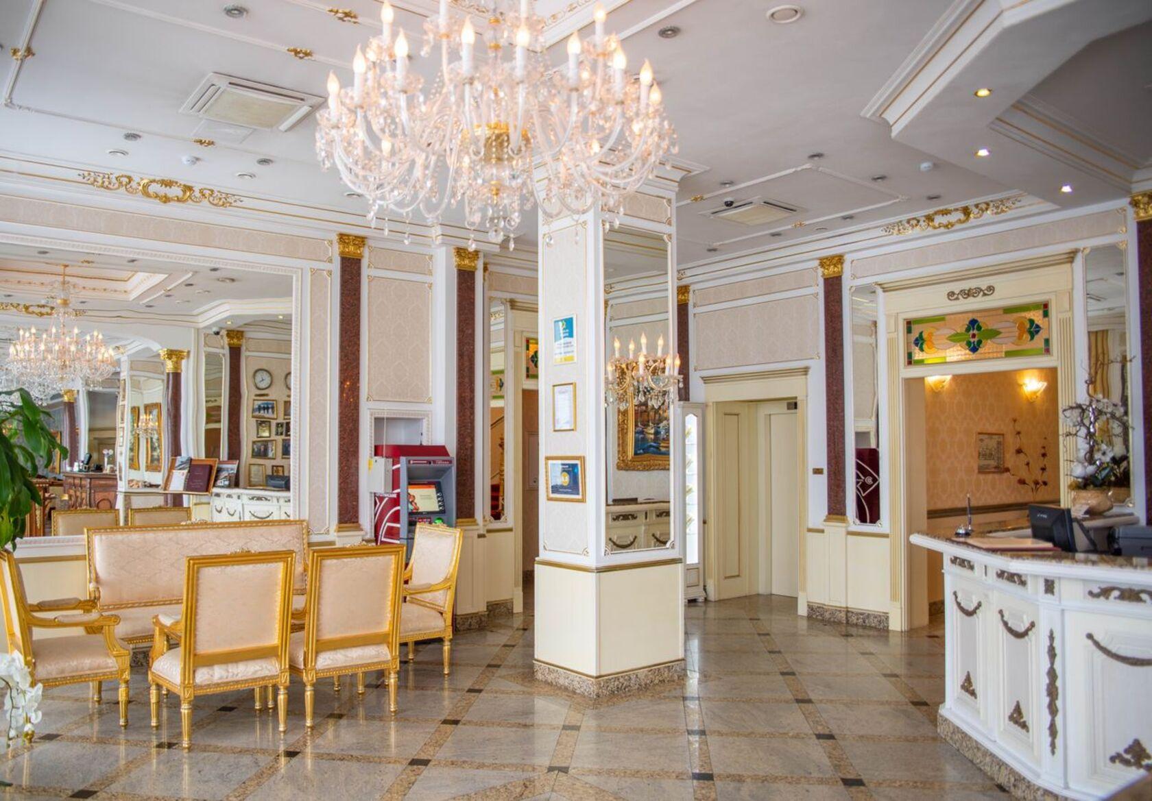 Grand Palace (Гранд Палас) - 13
