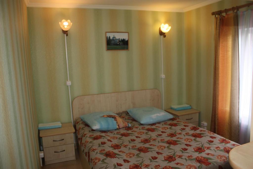 Номер стандарт с 1 двуспальной кроватью