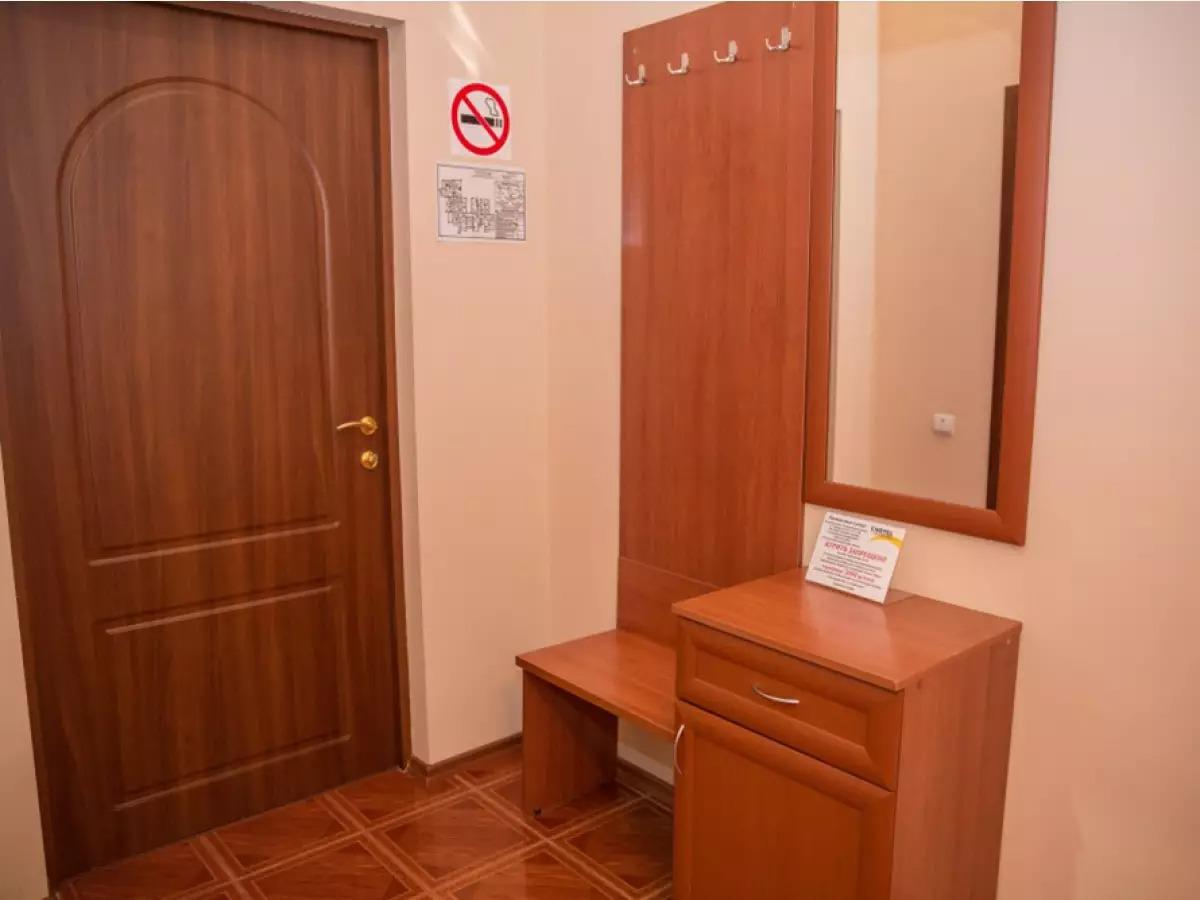 Номер стандарт с 1 двуспальной кроватью 4