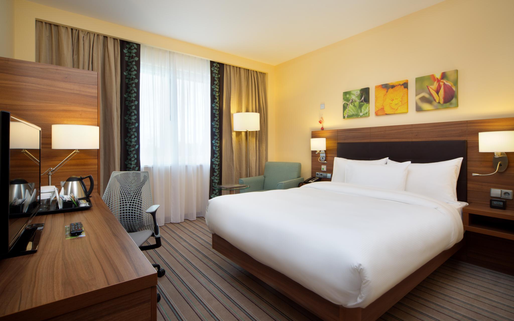 Хиллс Гарден (ex. Hilton Garden Inn Ufa Riverside) (Хиллс Гарден, бывший Хилтон Гарден Инн Уфа Риверсайд)  - 8