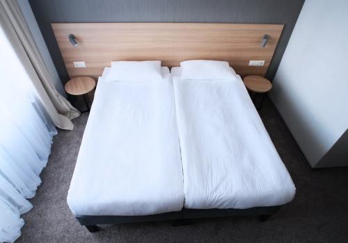 Номер стандарт улучшенный с 1 двуспальной кроватью