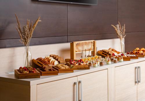 Фото Отель HolidayHall Samara