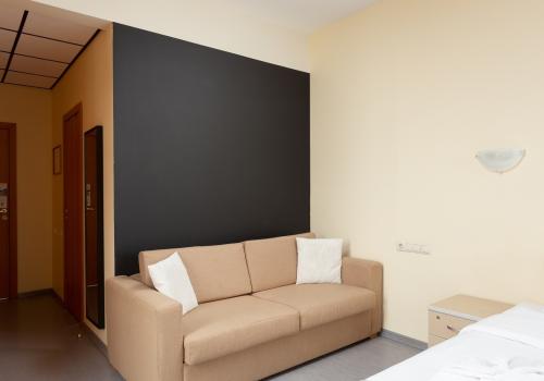 Фото Отель Riders Lodge