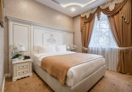 Номер стандарт с 1 двуспальной кроватью