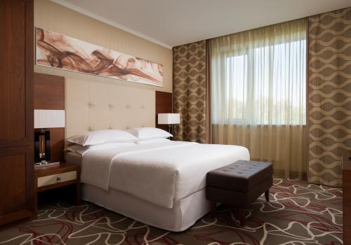 Фото Sheraton Skypoint Luxe