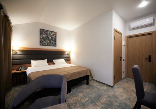 2-местный номер с двуспальной кроватью\ 2 односпальными\ доп. место