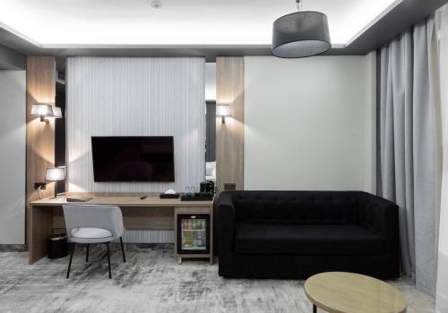 Номер полулюкс с 1 двуспальной кроватью