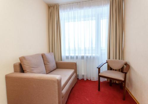 2-комнатный номер полулюкс с 1 двуспальной кроватью