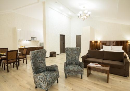 Стандарт Семейный, Корпус Б