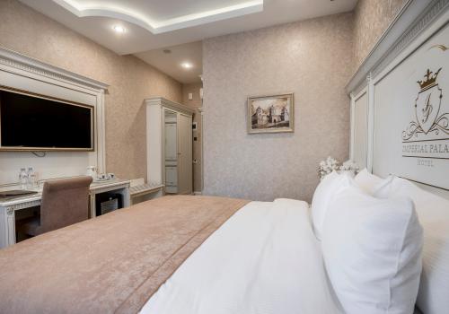 Номер стандарт с 1 двуспальной кроватью