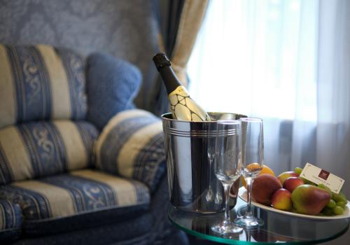 Номер полулюкс комфорт с 1 двуспальной кроватью Белые ночи