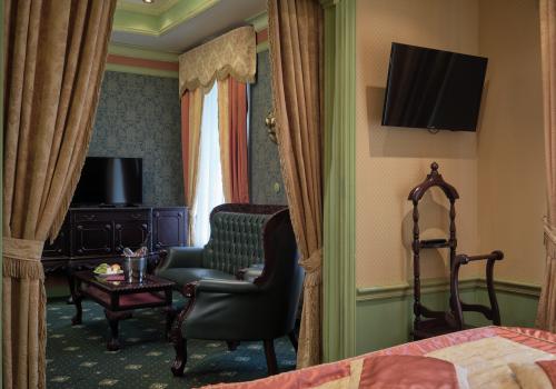 Номер люкс с 1 двуспальной кроватью Марко Поло