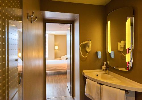 Номер улучшенный с 1 двуспальной кроватью