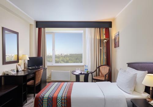 Номер стандарт плюс с 2 односпальными кроватями