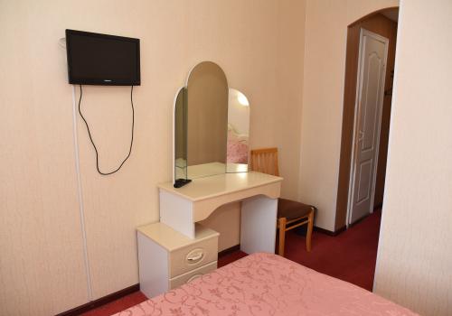 Номер стандарт с 1 двуспальной кроватью