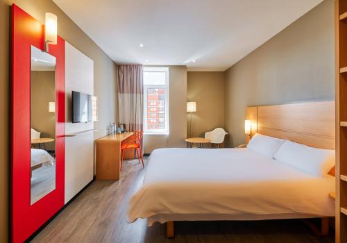 Номер улучшенный с 1 двуспальной кроватью