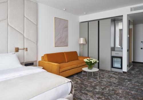 Номер улучшенный полулюкс с балконом Панорама