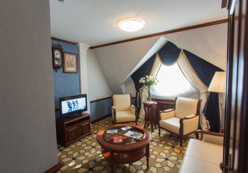 Номер люкс с 1 двуспальной кроватью