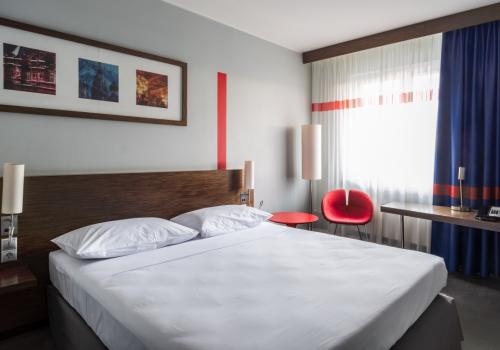 Номер стандарт с 1 двуспальной кроватью