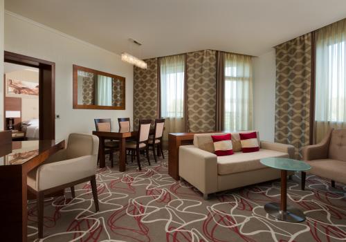 Фото Sheraton Skypoint Luxe