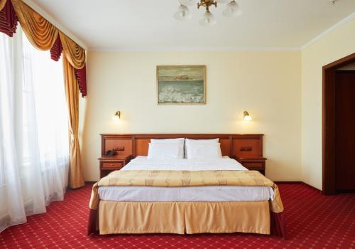 Номер люкс с 1 двуспальной кроватью