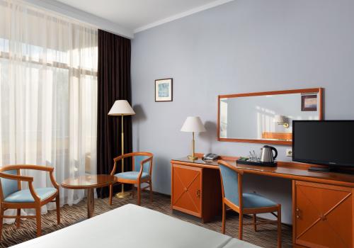 Номер стандарт с 1 двуспальной кроватью (корпус SPA)