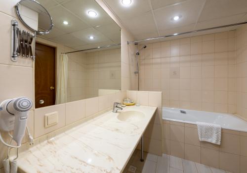 Фото Отель Ладога