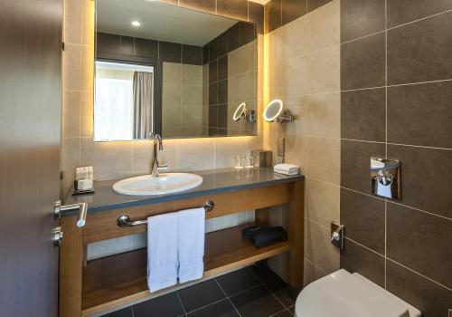 Фото Отель DoubleTree by Hilton Tyumen