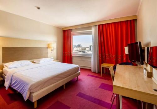 Фото Cosmos Saint-Petersburg Pulkovskaya Hotel