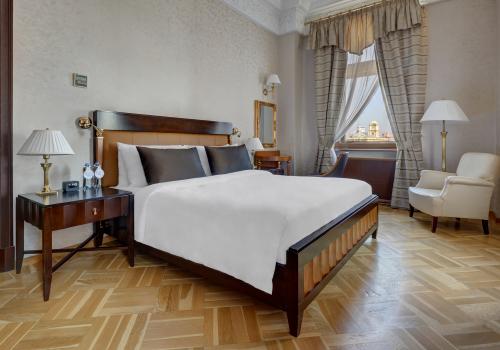 Номер люкс посольский