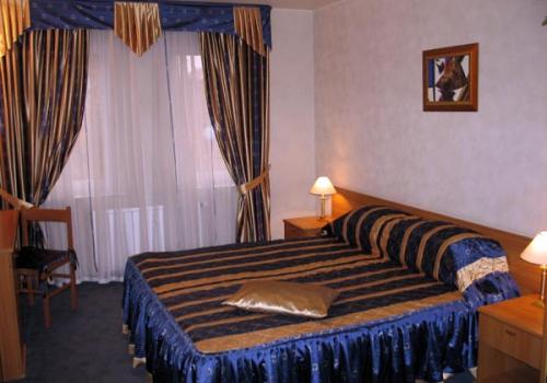 Номер стандарт с 1 двуспальной кроватью