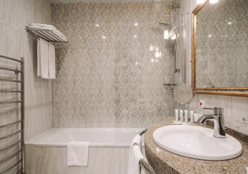 Стандартный улучшенный номер с двумя кроватями (Корпус 2)