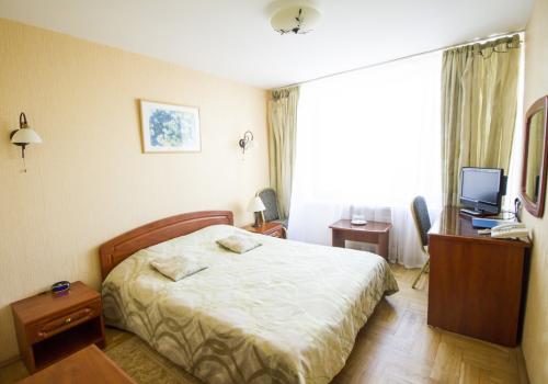 Номер стандарт с 1 двуспальной кроватью