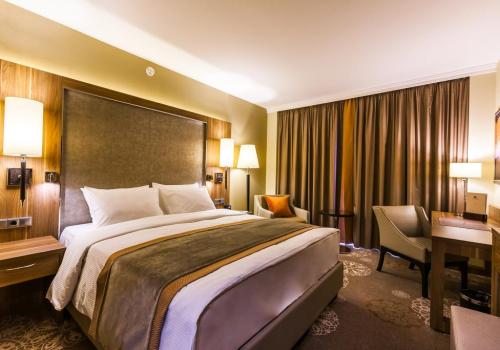 Фото Отель DoubleTree by Hilton Tyumen