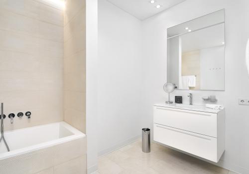 Номер Suite Disability Access