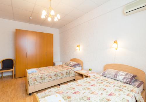 Номер эконом с 2 односпальными кроватями