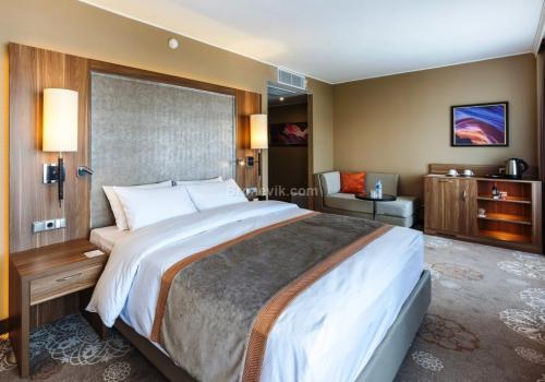 Номер улучшенный с 1 двуспальной кроватью