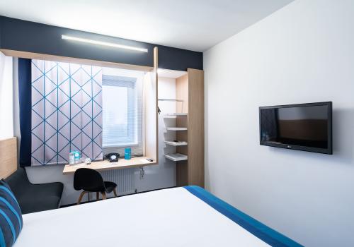 Номер стандарт эконом с 1 двуспальной кроватью