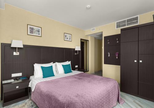 Номер улучшенный с 1 двуспальной кроватью