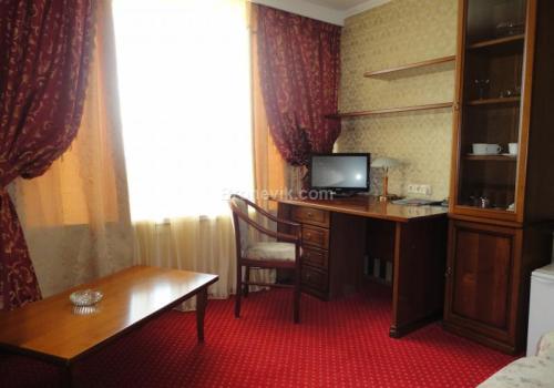 Номер люкс с 1 двуспальной кроватью