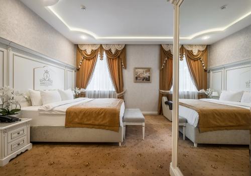 Номер комфорт семейный с 1 двуспальной кроватью