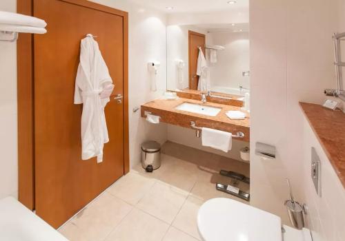 Номер комфорт с 1 двуспальной кроватью queen-size