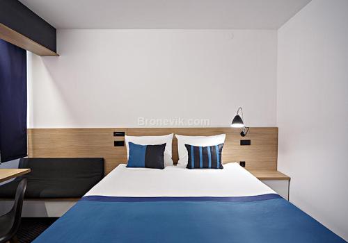 Номер комфорт улучшенный с 1 двуспальной кроватью