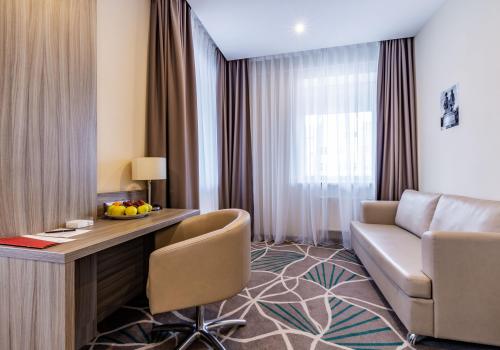 Номер полулюкс с 1 двуспальной кроватью