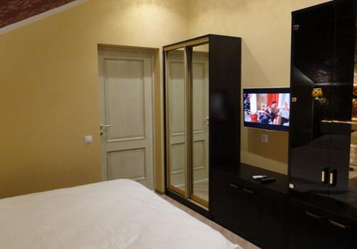 Номер полулюкс с 1 двуспальной кроватью