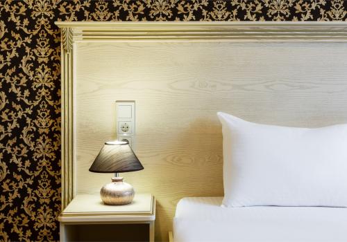 Номер стандарт с 1 двуспальной кроватью