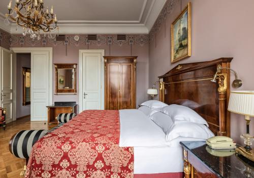 Номер студия с видом на Кремль