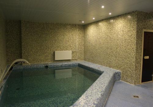 Фото Алеша Попович Двор