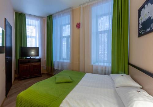 Номер стандарт с 1 двуспальной кроватью