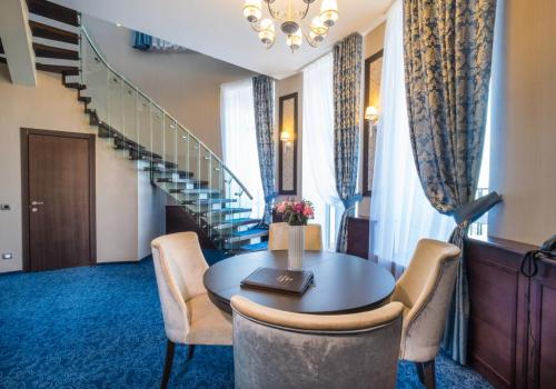 Фото Отель Томь Ривер Плаза